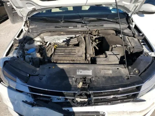 2017 VOLKSWAGEN JETTA SE  