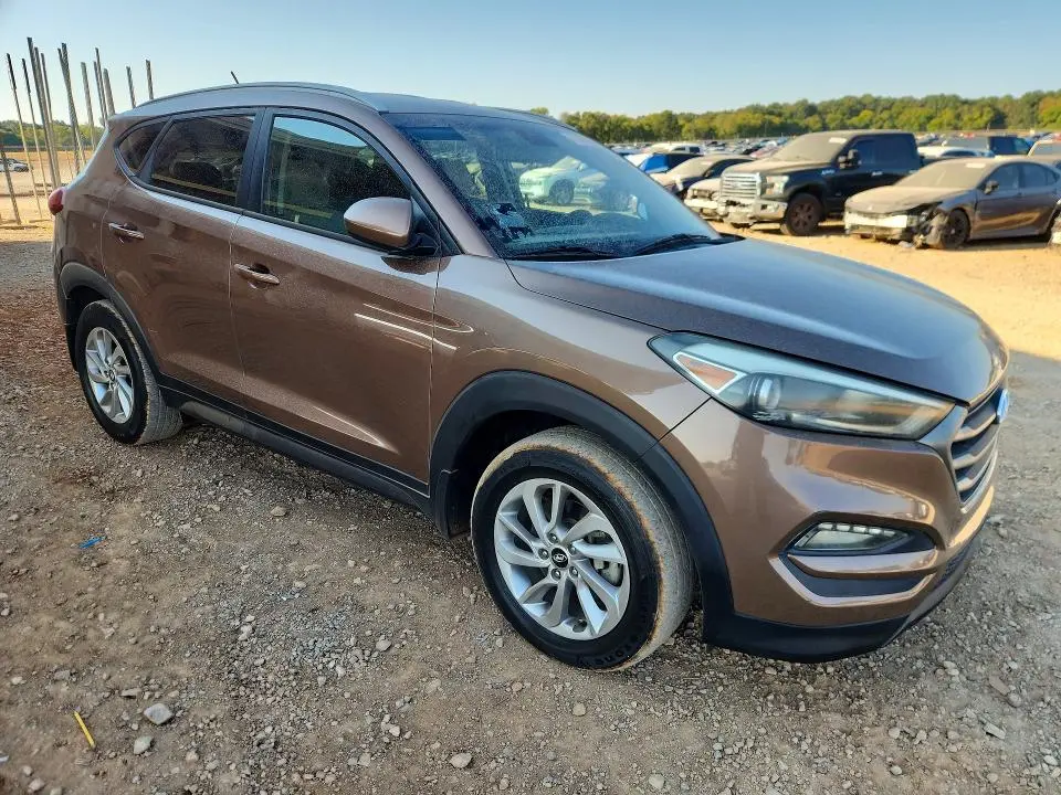 2016 HYUNDAI TUCSON SE  