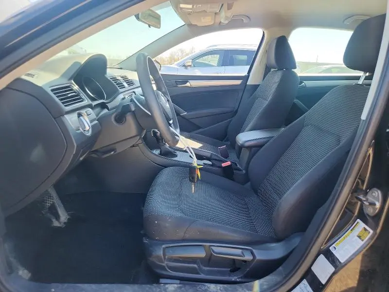 2016 VOLKSWAGEN PASSAT S  