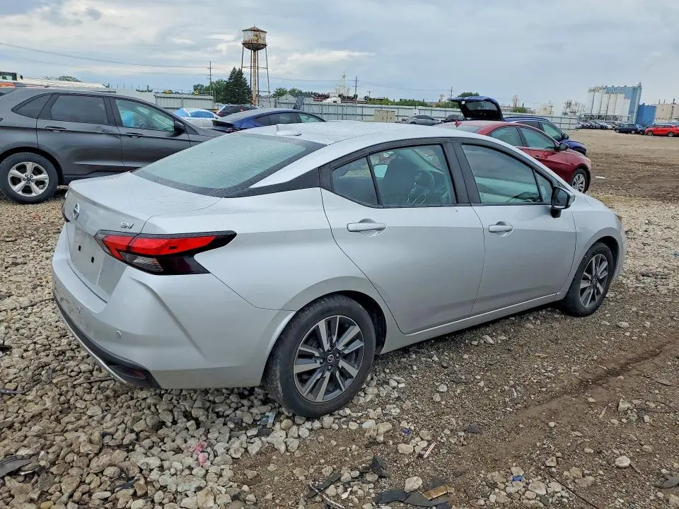 2021 NISSAN VERSA SV  