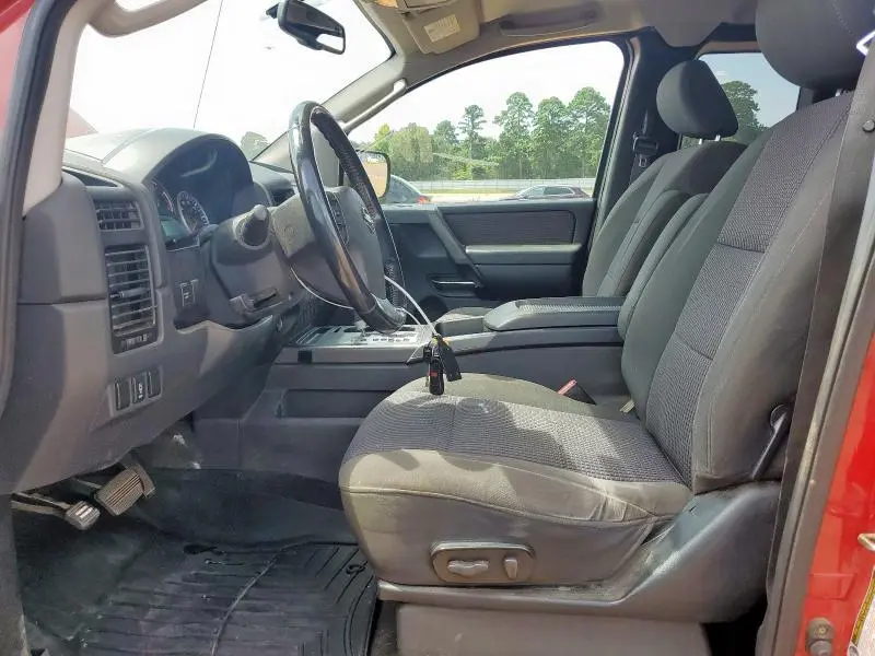 2010 NISSAN TITAN XE  