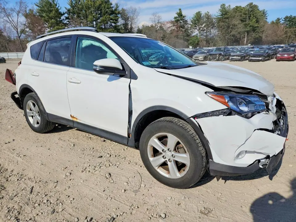 2014 TOYOTA RAV4 XLE  