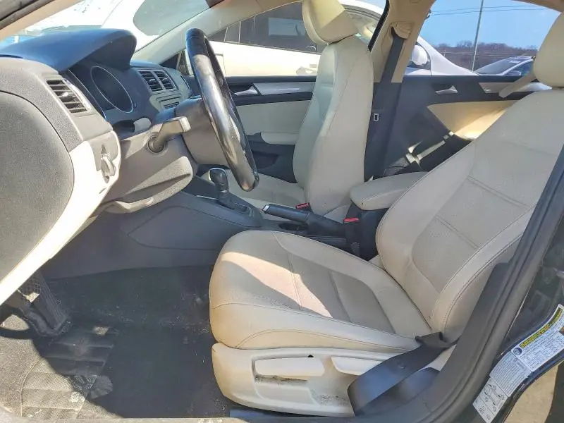 2017 VOLKSWAGEN JETTA SE  