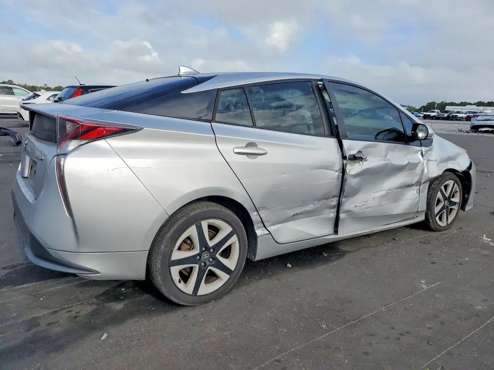 2016 TOYOTA PRIUS THREE TOURING  