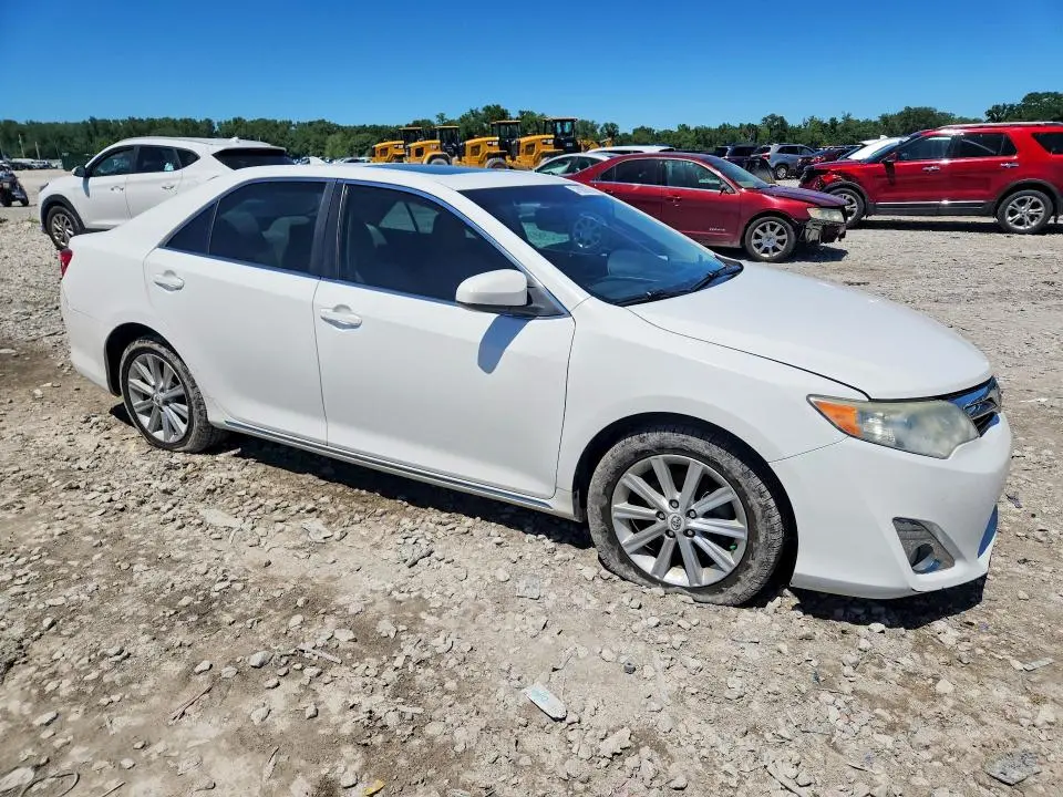 2013 TOYOTA CAMRY XLE  