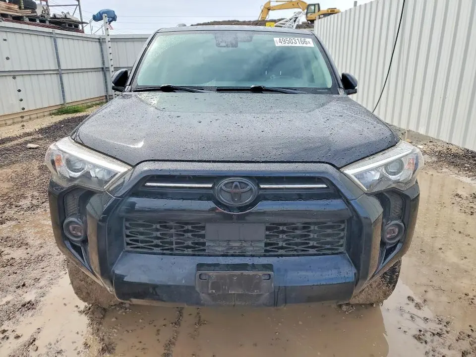 2021 TOYOTA 4RUNNER SR5  