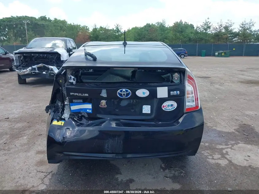 2013 TOYOTA PRIUS THREE SE