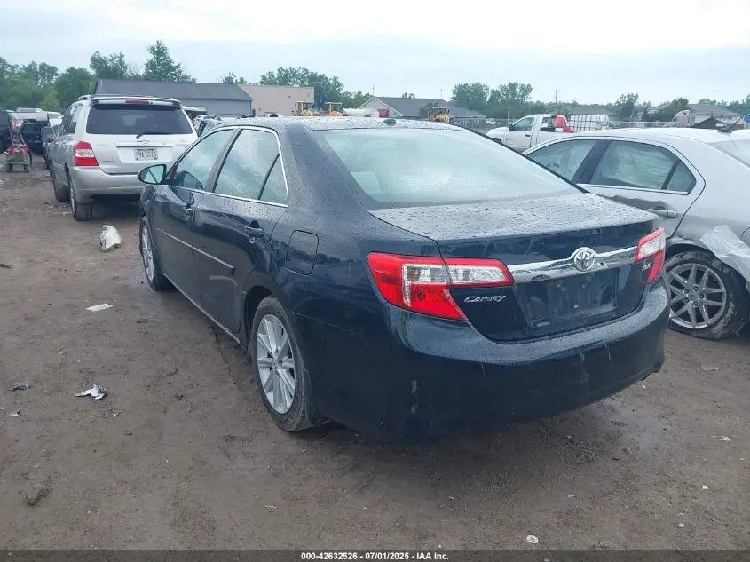 2014 TOYOTA CAMRY XLE