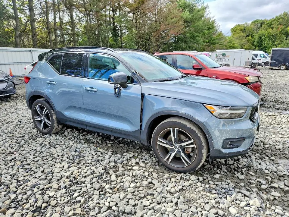 2021 VOLVO XC40 T5 R-DESIGN  