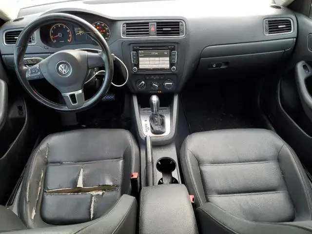 2011 VOLKSWAGEN JETTA SE  