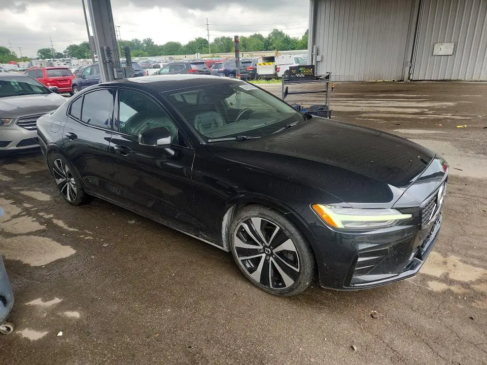 2022 VOLVO S60 B5 MOMENTUM  