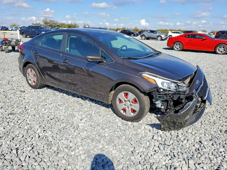 2018 KIA FORTE LX  