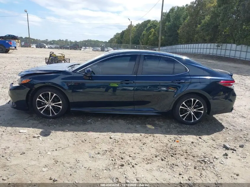 2018 TOYOTA CAMRY SE