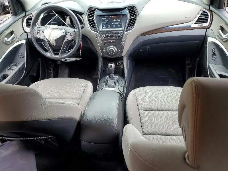 2018 HYUNDAI SANTA FE SE  