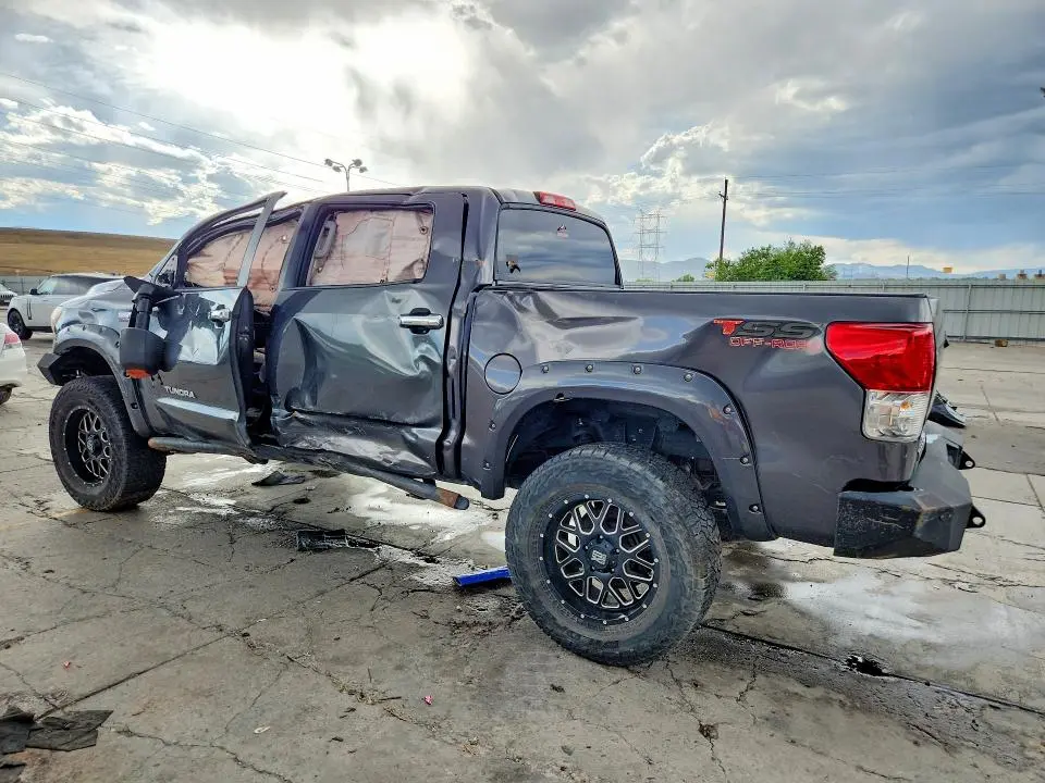 2013 TOYOTA TUNDRA CREWMAX SR5  