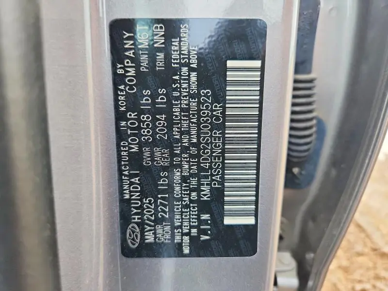 2025 HYUNDAI ELANTRA SE  