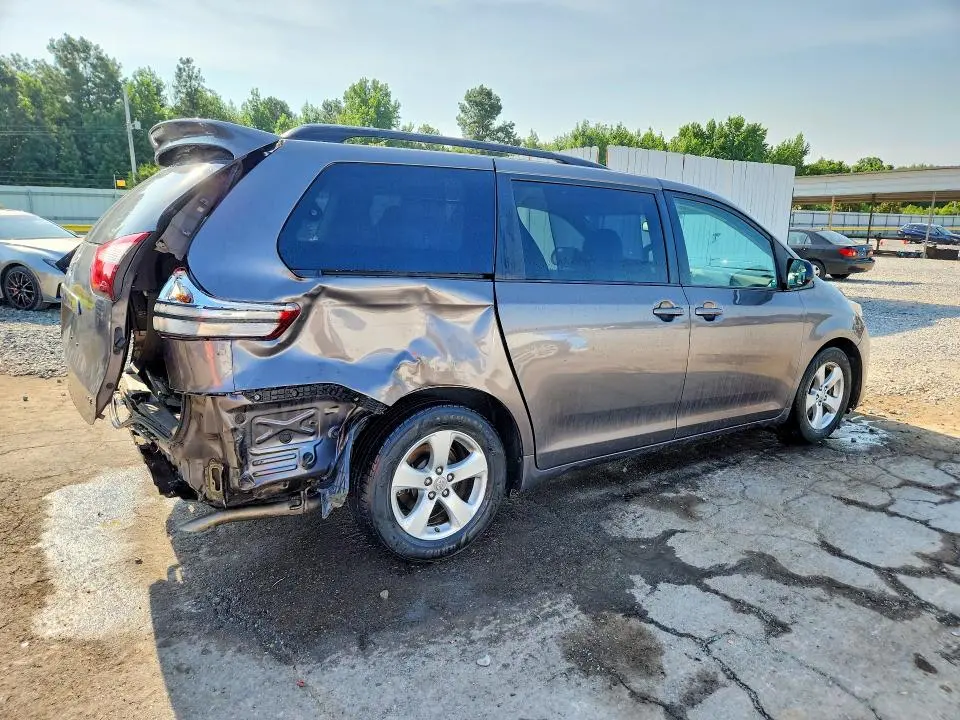 2015 TOYOTA SIENNA LE  