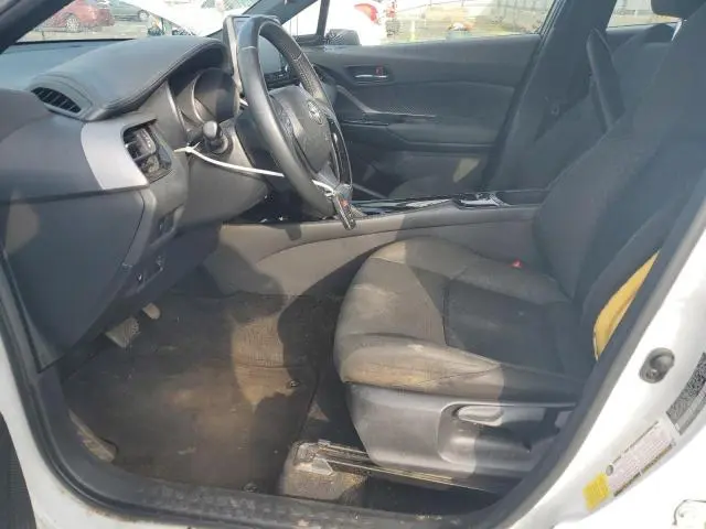 2022 TOYOTA C-HR XLE  