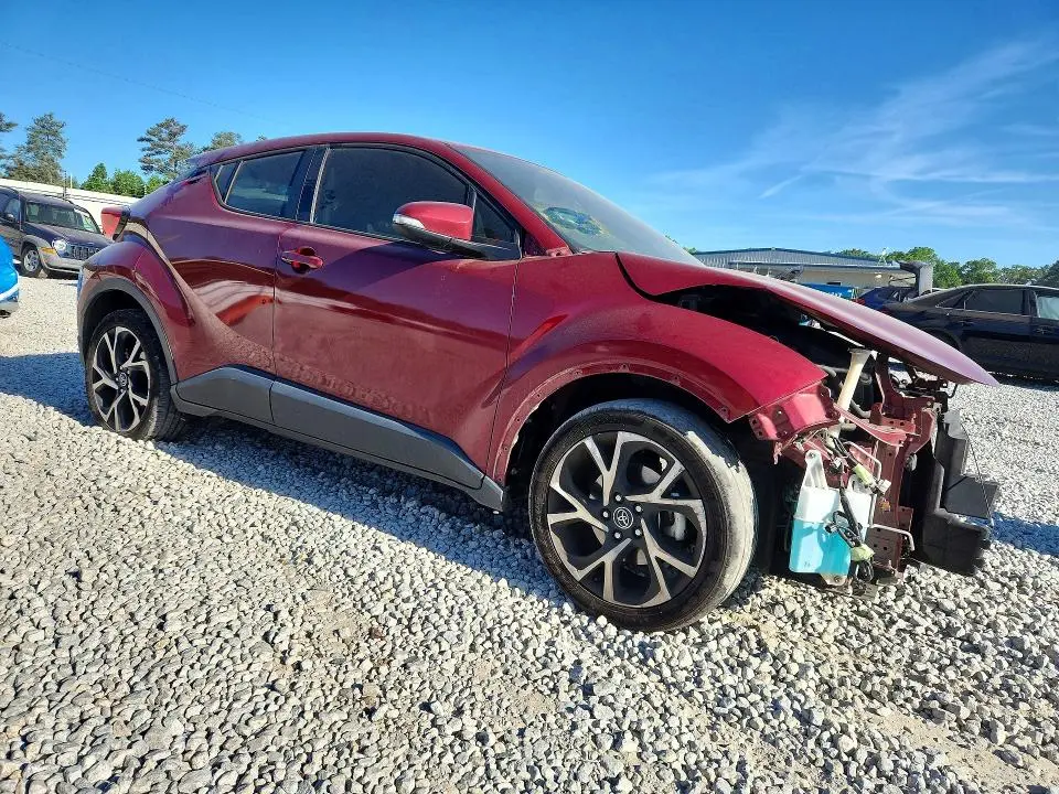 2019 TOYOTA C-HR XLE  