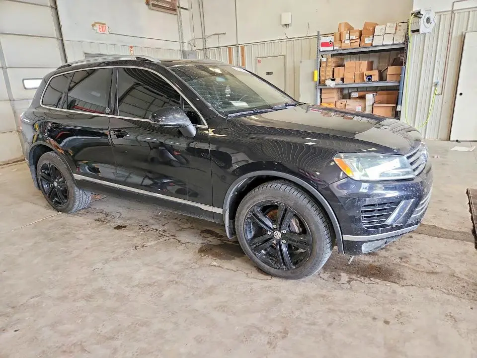 2017 VOLKSWAGEN TOUAREG WOLFSBURG  