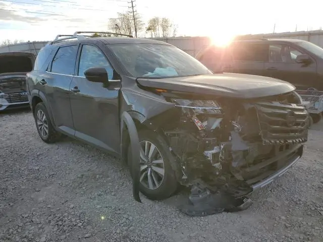 2024 NISSAN PATHFINDER SL  