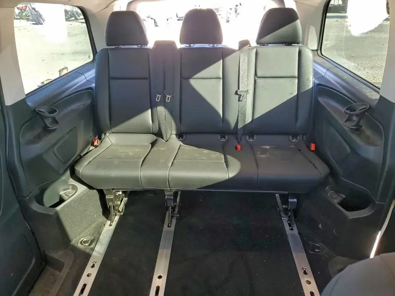 2023 MERCEDES-BENZ METRIS   