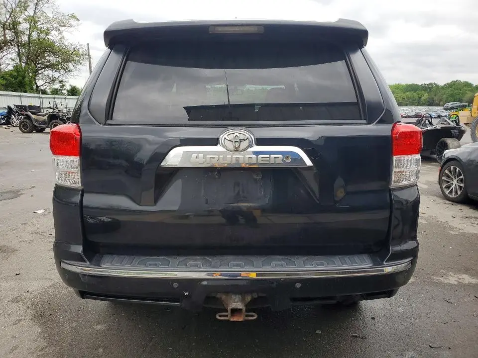 2010 TOYOTA 4RUNNER SR5  
