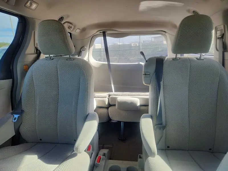 2011 TOYOTA SIENNA LE  