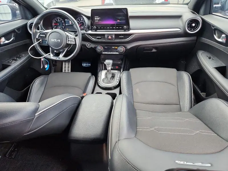 2023 KIA FORTE GT LINE  
