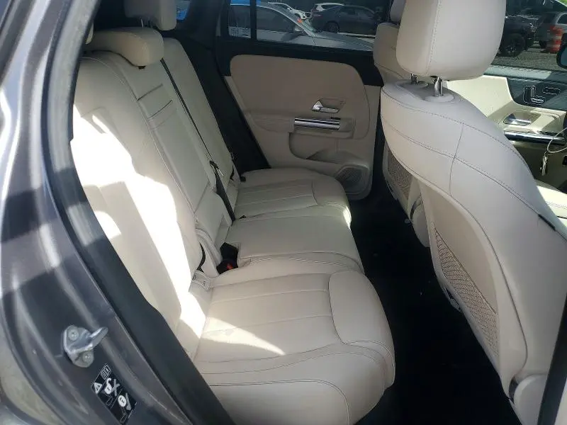 2021 MERCEDES-BENZ GLA 250  