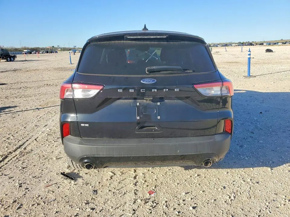 2022 FORD ESCAPE SE  