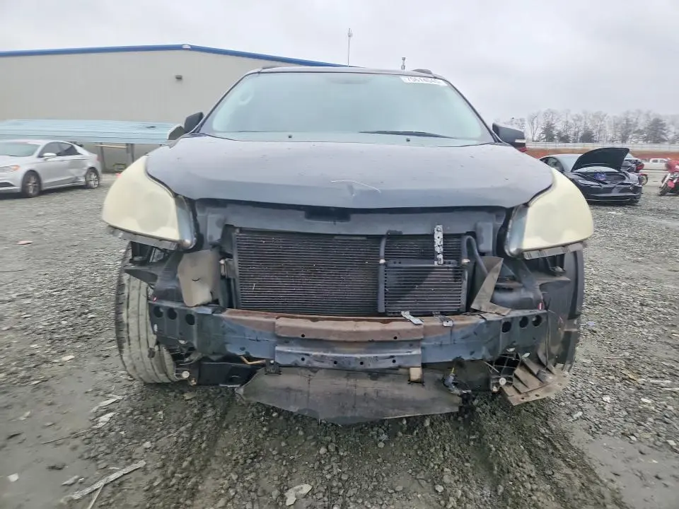 2011 CHEVROLET TRAVERSE LT  