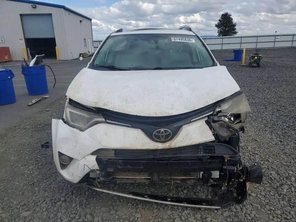 2017 TOYOTA RAV4 XLE  