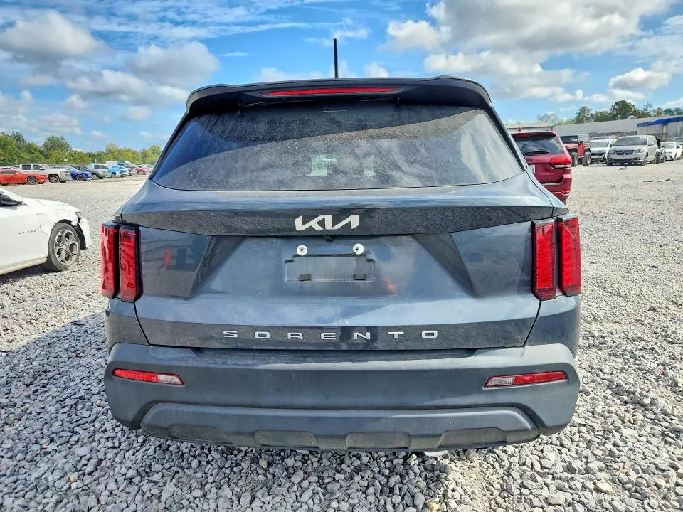 2022 KIA SORENTO LX  