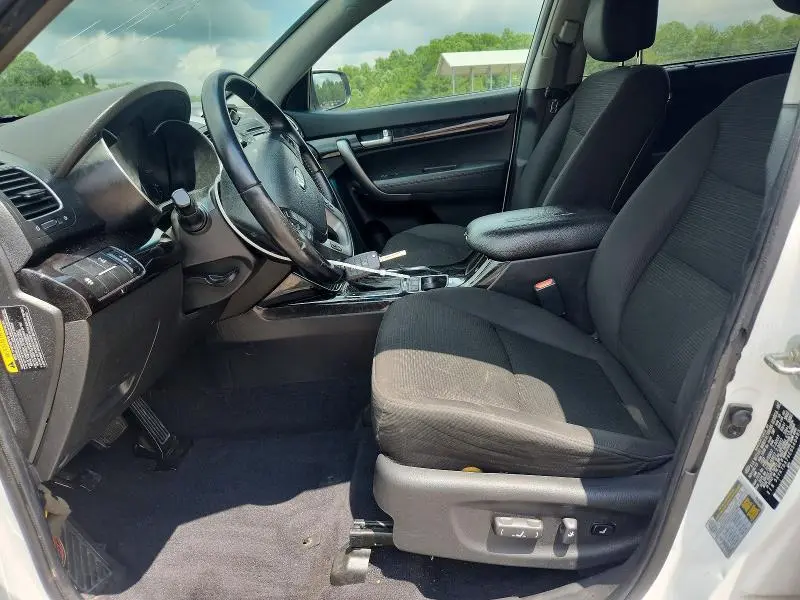 2014 KIA SORENTO LX  