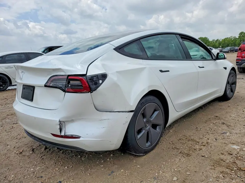2021 TESLA MODEL 3   