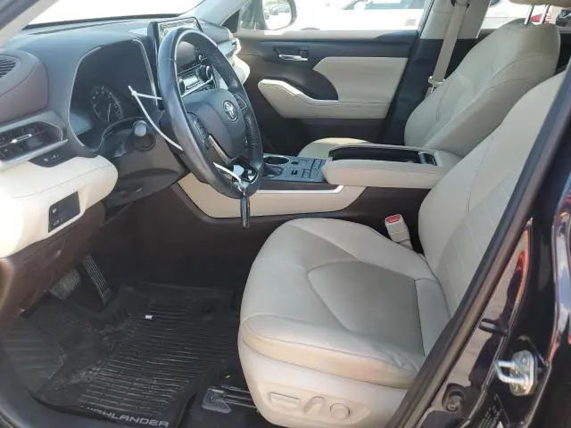 2020 TOYOTA HIGHLANDER XLE  