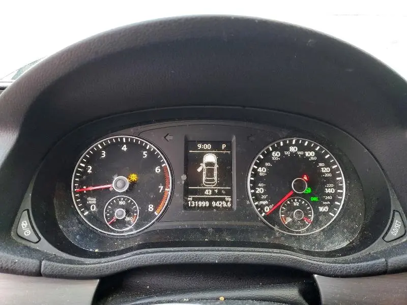 2015 VOLKSWAGEN PASSAT SE  