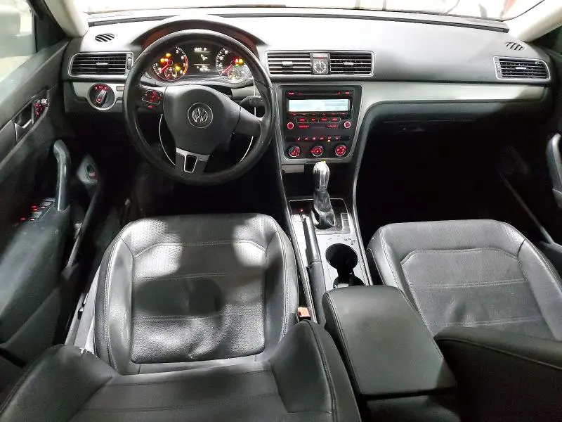 2015 VOLKSWAGEN PASSAT S  