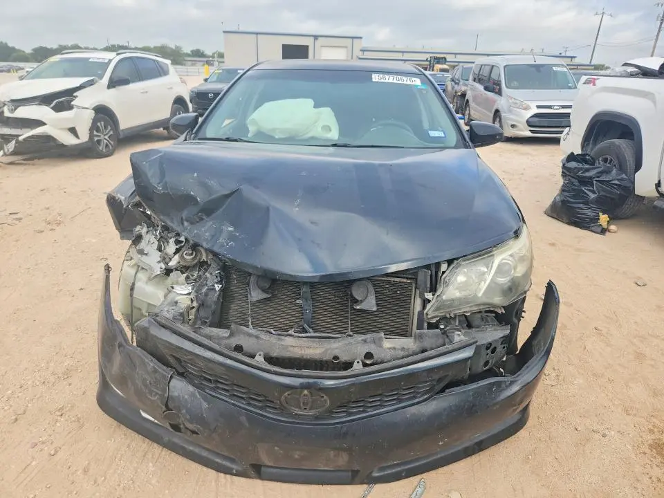 2014 TOYOTA CAMRY SE  