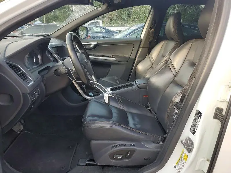 2015 VOLVO XC60 T6 PLATINUM  