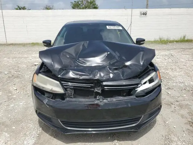 2013 VOLKSWAGEN JETTA SE  