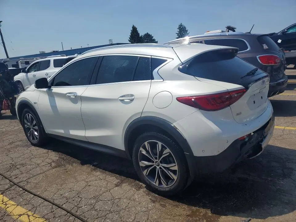 2017 INFINITI QX30 PREMIUM  