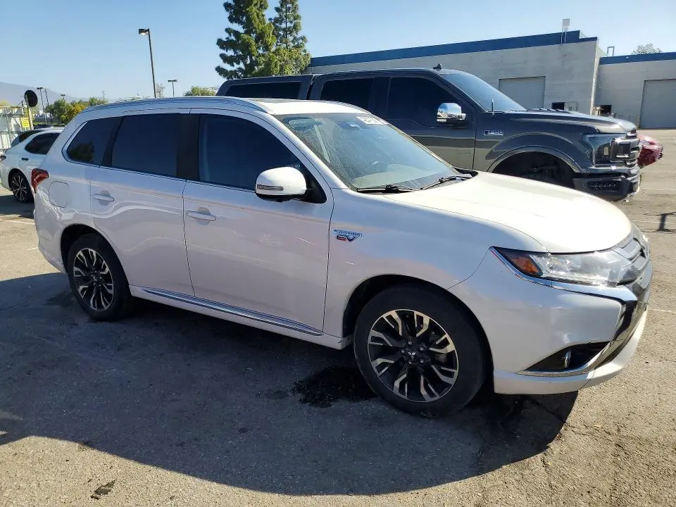 2018 MITSUBISHI OUTLANDER SE  
