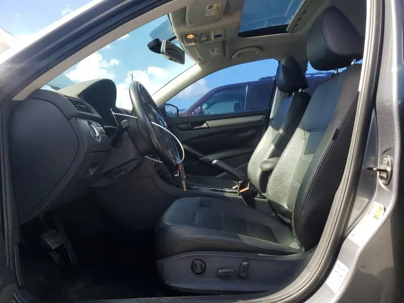 2014 VOLKSWAGEN PASSAT SE  