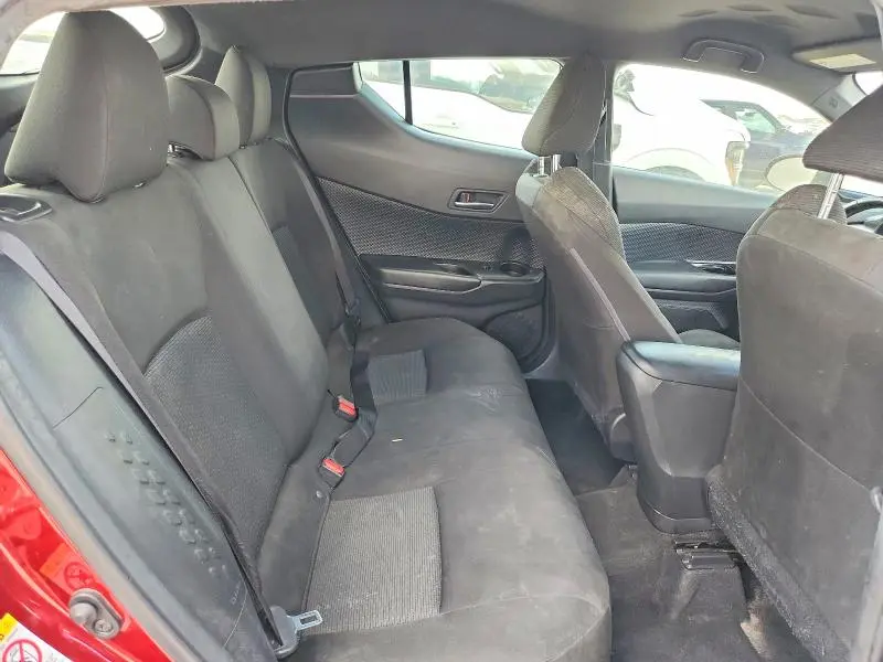 2019 TOYOTA C-HR XLE  