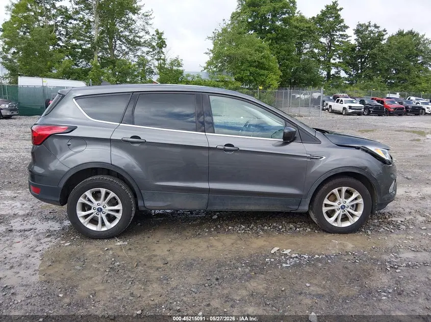 2019 FORD ESCAPE SE