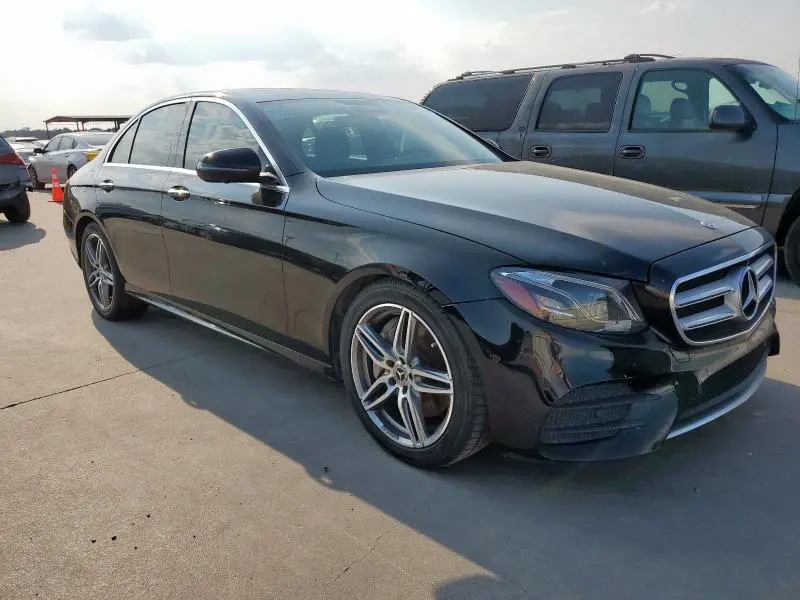 2019 MERCEDES-BENZ E 300  