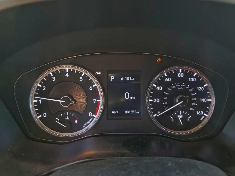 2020 HYUNDAI SANTA FE SE  