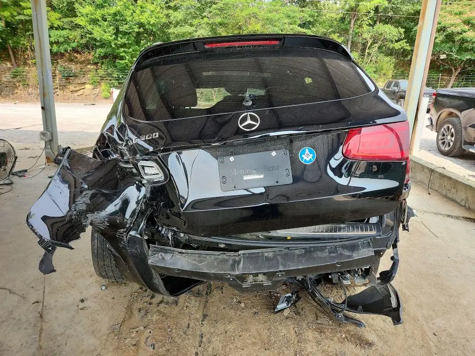 2020 MERCEDES-BENZ GLC 300  